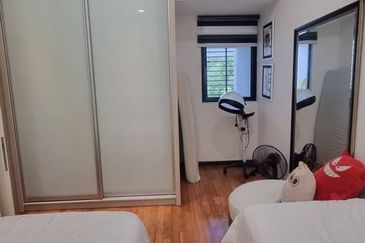 Renai Jelutong Residences