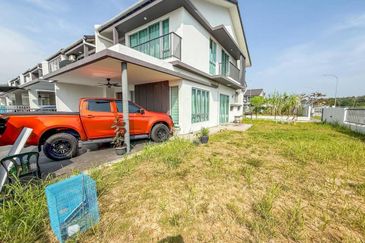 Verna Lake Villas @ Serene Heights