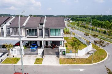 Verna Lake Villas @ Serene Heights