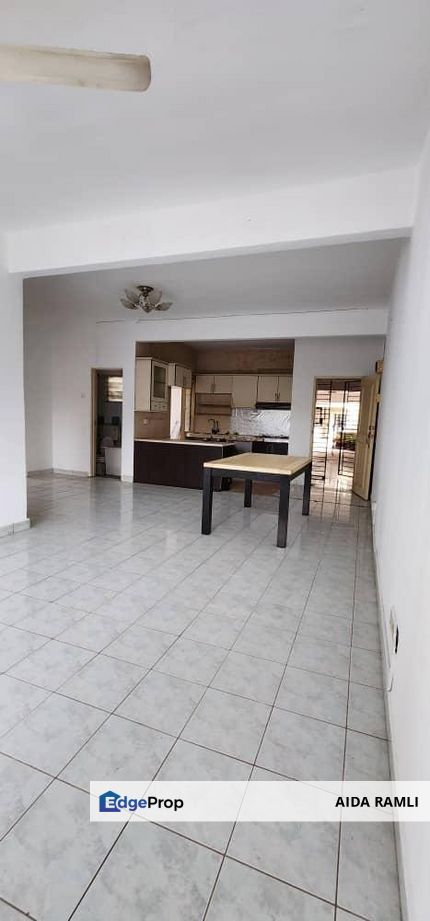 Apartment Mutiara Subang at Subang Bestari , Selangor, Subang