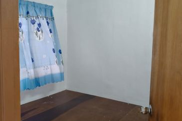 Rumah Setingkat Taman Simpang Kallang Raub Pahang