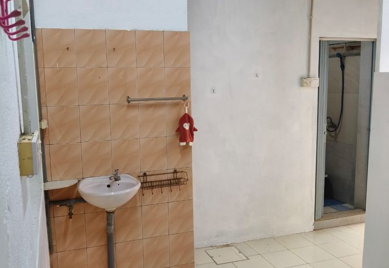 Rumah Setingkat Taman Simpang Kallang Raub Pahang