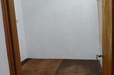 Rumah Setingkat Taman Simpang Kallang Raub Pahang