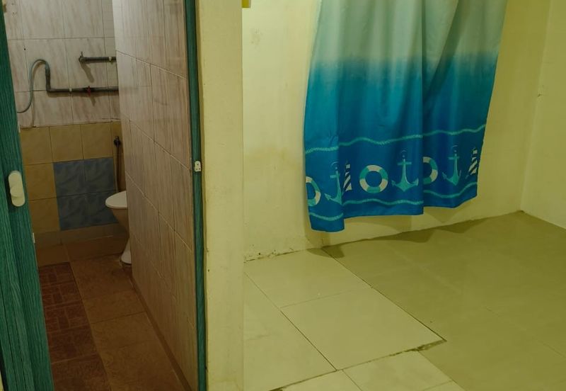 Rumah Setingkat Taman Simpang Kallang Raub Pahang