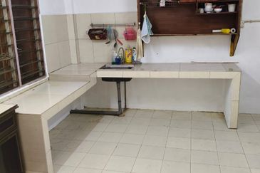 Rumah Setingkat Taman Simpang Kallang Raub Pahang