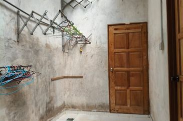 Rumah Setingkat Taman Simpang Kallang Raub Pahang