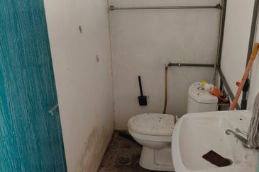 Rumah Setingkat Taman Simpang Kallang Raub Pahang