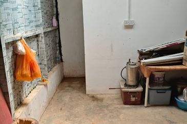 Rumah Setingkat Taman Simpang Kallang Raub Pahang