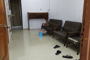 Rumah Setingkat Taman Simpang Kallang Raub Pahang