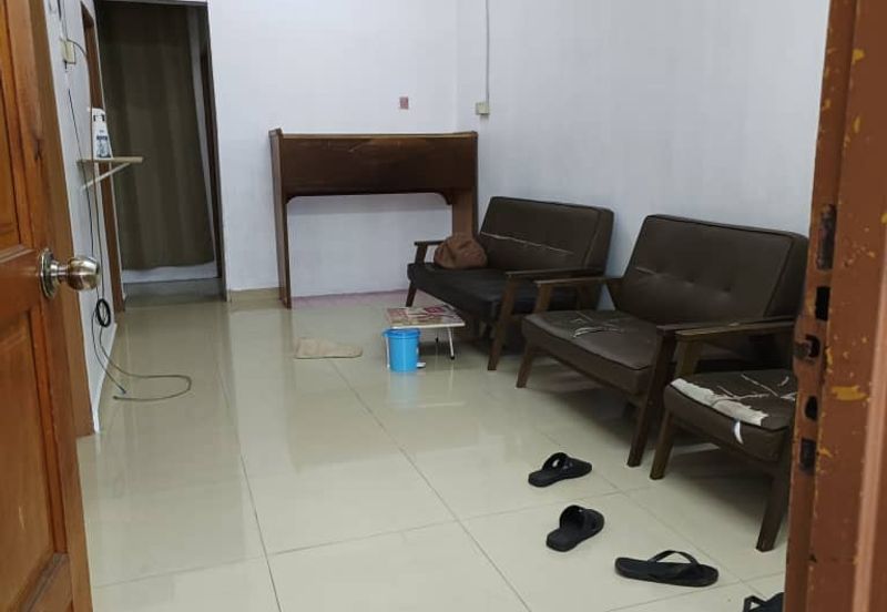 Rumah Setingkat Taman Simpang Kallang Raub Pahang