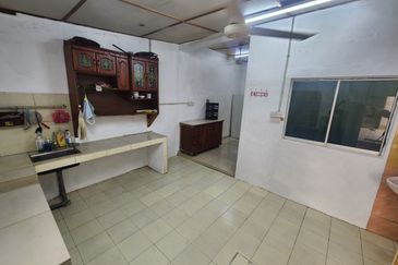 Rumah Setingkat Taman Simpang Kallang Raub Pahang