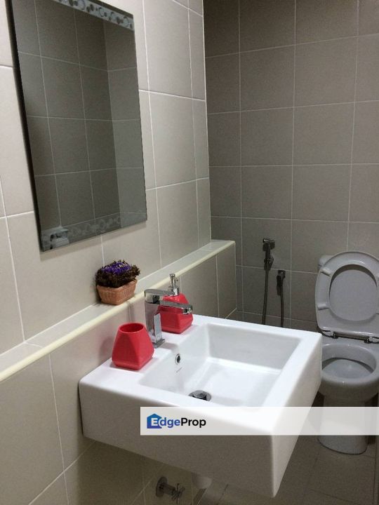 Fully Furnished 3 bedrooms Suria Jelutong, Selangor, Bukit Jelutong