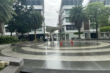 Laman Seri Business Park