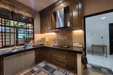 Corner Bungalow D’Puncak Bukit Jelutong Shah Alam