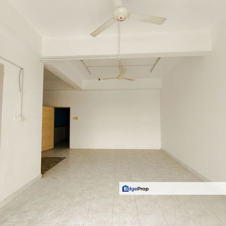 Facing Main  Road  Office Laman Seri Business Park, Selangor, Shah Alam