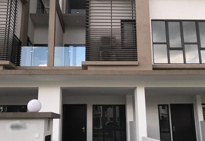 N’Dira Townhouse 16 Sierra for Rent