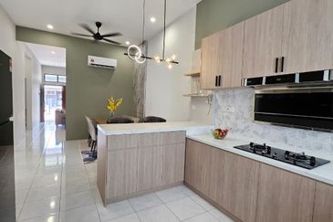 Semi D Satu Tinkgat Taman Bayu Pelangi ( Saujana Sungai Lalang ) Sungai Petani