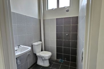 Semi D Satu Tinkgat Taman Bayu Pelangi ( Saujana Sungai Lalang ) Sungai Petani