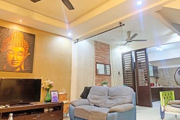 Fully Renovated Storey Terrace Taman Putra Impiana Puchong
