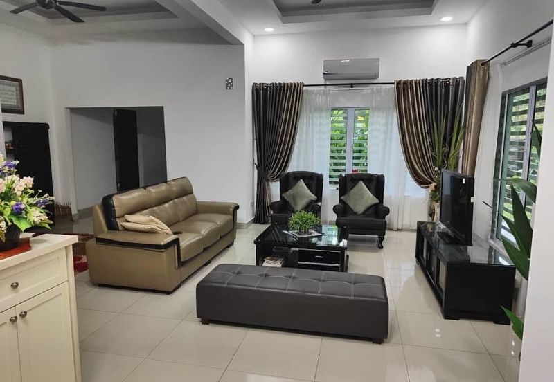 Semi D Double Storey Fully Renovated Freehold Tasik Kesuma Semenyih Selangor