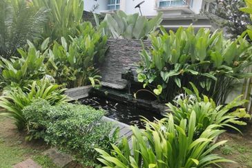 Semi D Double Storey Fully Renovated Freehold Tasik Kesuma Semenyih Selangor