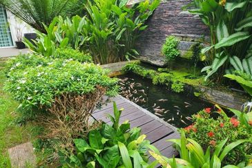 Semi D Double Storey Fully Renovated Freehold Tasik Kesuma Semenyih Selangor