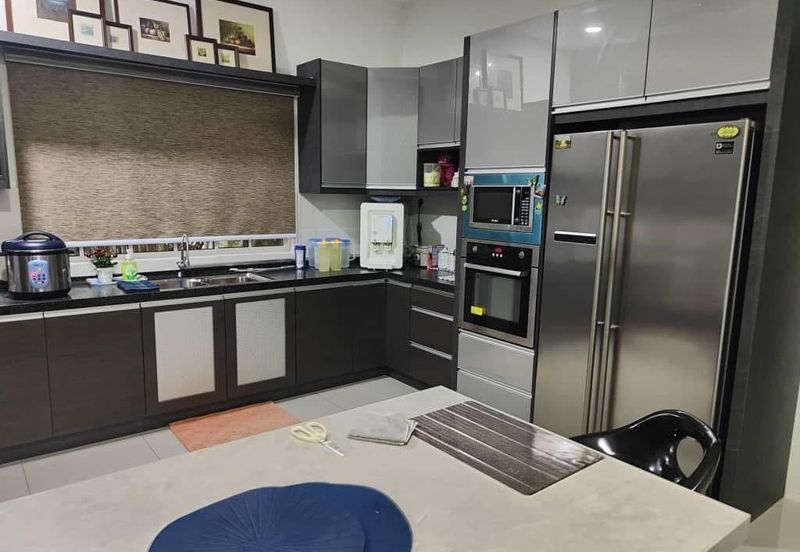 Semi D Double Storey Fully Renovated Freehold Tasik Kesuma Semenyih Selangor