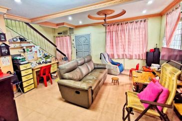 Corner Lot 2 Storey Terrace  Taman Putra Perdana Puchong 