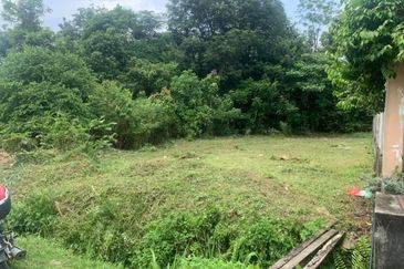 Tanah Lot Banglo Sungai Merab Bangi