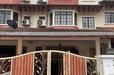 Bandar Sri Utama 3-Storey Terrace House
