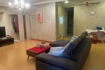 Bandar Sri Utama 3-Storey Terrace House