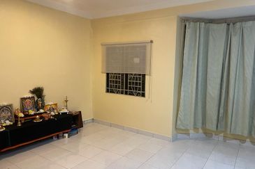 Bandar Sri Utama 3-Storey Terrace House