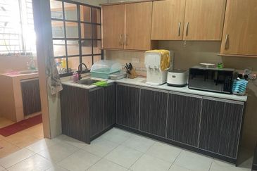 Bandar Sri Utama 3-Storey Terrace House