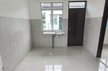 Rumah Teres Setingkat Murah Di Selangor Taman Langat Utama 3 Banting