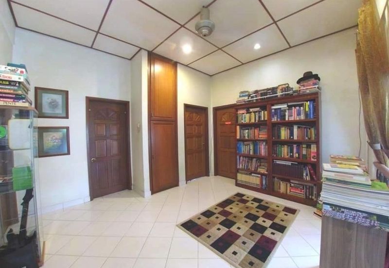 Bungalow House in Bukit Jelutong Shah Alam