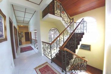 Bungalow House in Bukit Jelutong Shah Alam