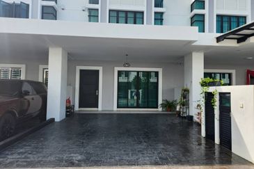 Dedaun, Bandar Cassia