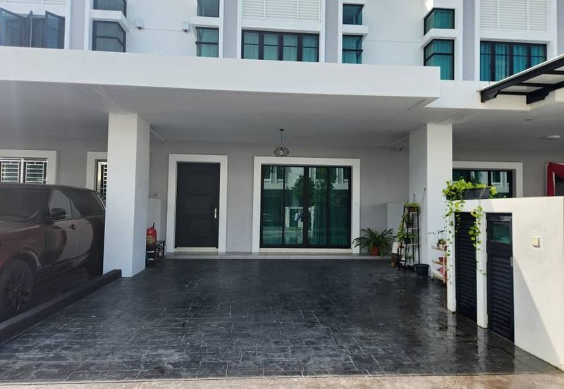 Dedaun, Bandar Cassia