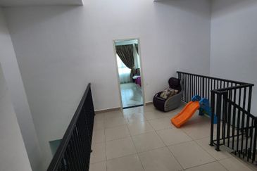 Dedaun, Bandar Cassia