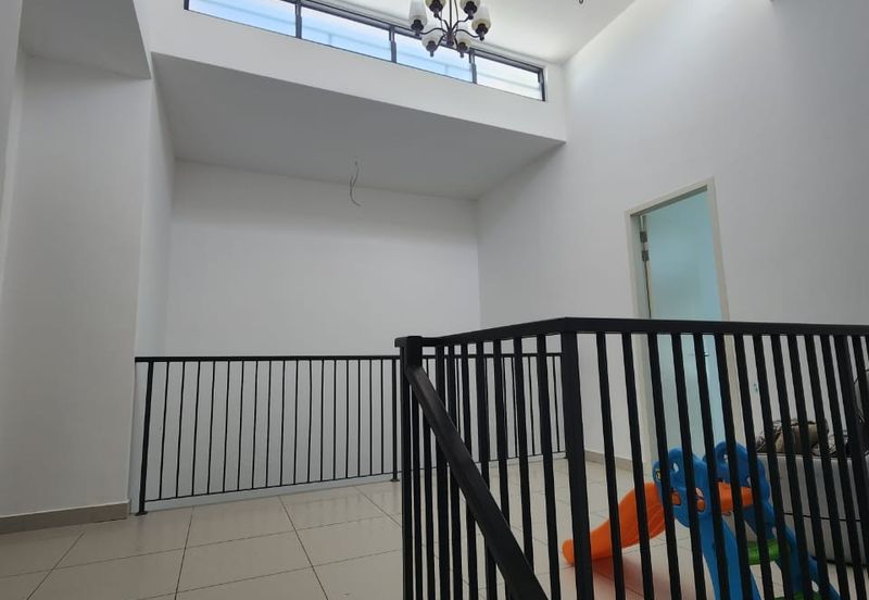 Dedaun, Bandar Cassia