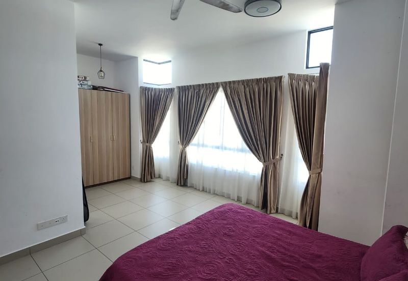 Dedaun, Bandar Cassia