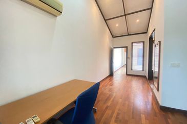 Refurbished  Superlink Lagenda Bukit Jelutong 