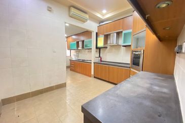 Refurbished  Superlink Lagenda Bukit Jelutong 