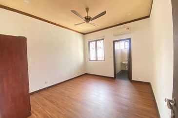 Refurbished  Superlink Lagenda Bukit Jelutong 