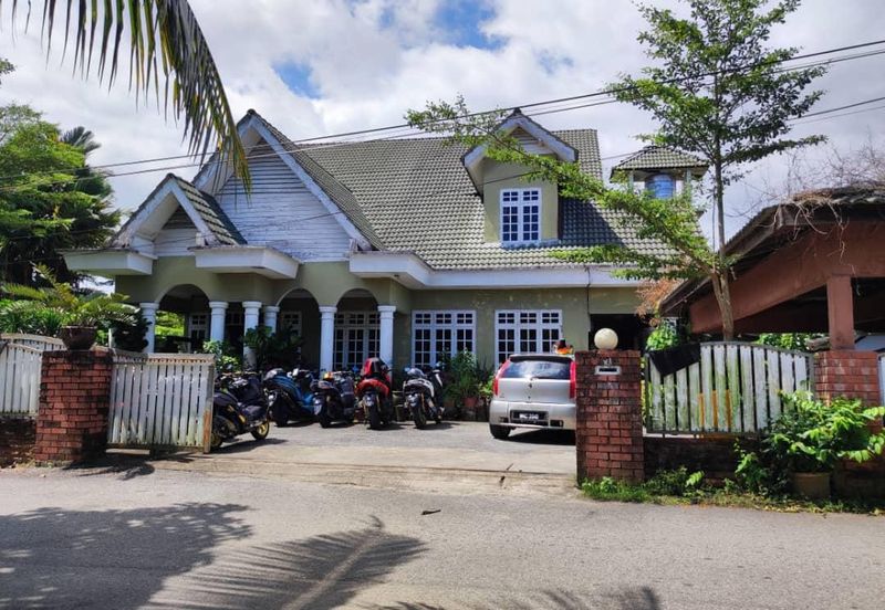 Jalan Tengku Mizan Double Storey Bungalow For Sale