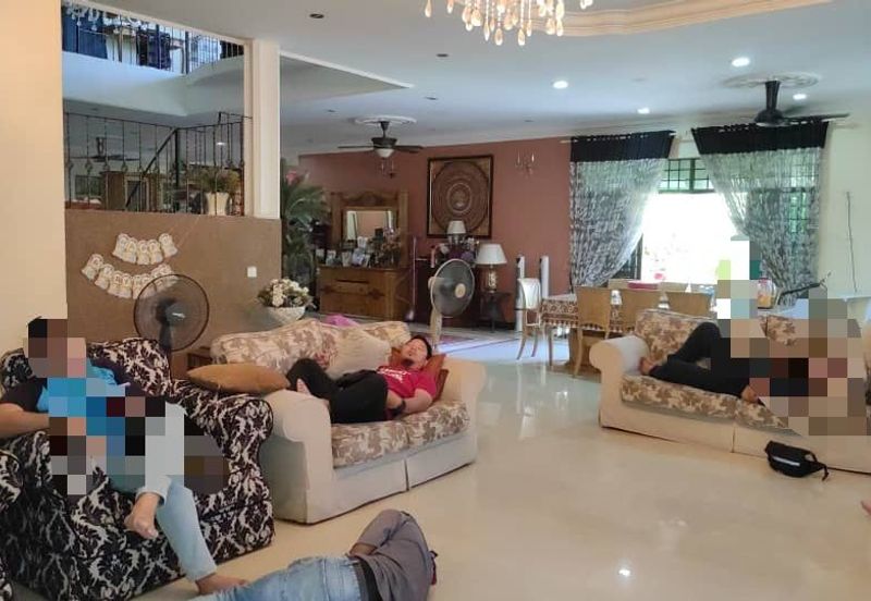 Jalan Tengku Mizan Double Storey Bungalow For Sale