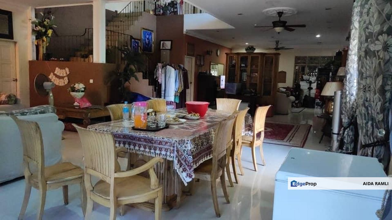Jalan Tengku Mizan Double Storey Bungalow For Sale, Terengganu, 