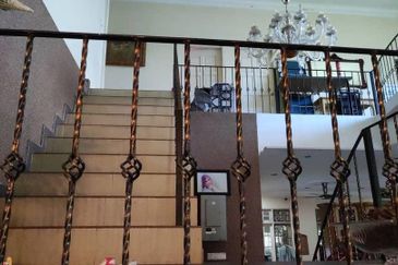 Jalan Tengku Mizan Double Storey Bungalow For Sale