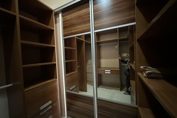 Bukit Jelutong 2 Storey Greenlane