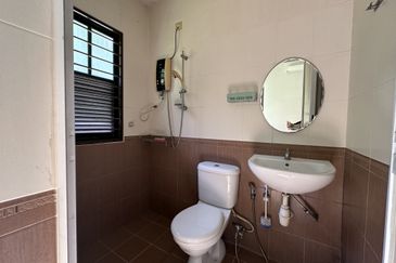 Bukit Jelutong 2 Storey Greenlane